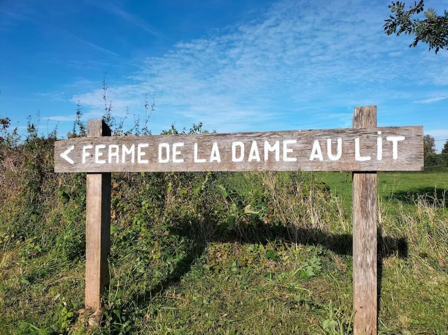 Gite La Dame Au Lit Gite A La Ferme Momignies Bagian luar foto