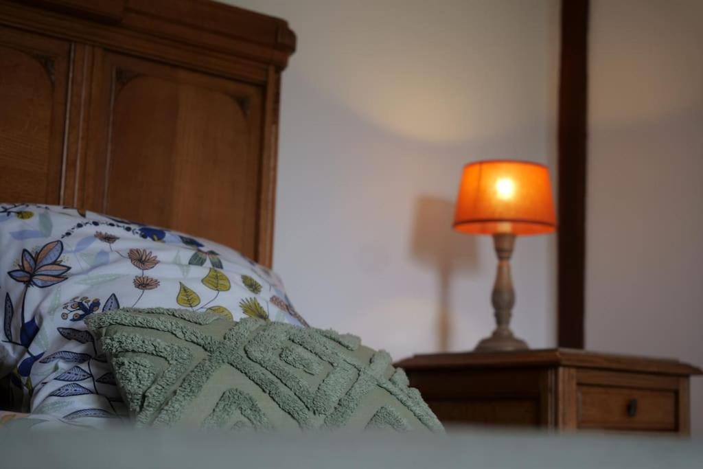 Gite La Dame Au Lit Gite A La Ferme Momignies Bagian luar foto