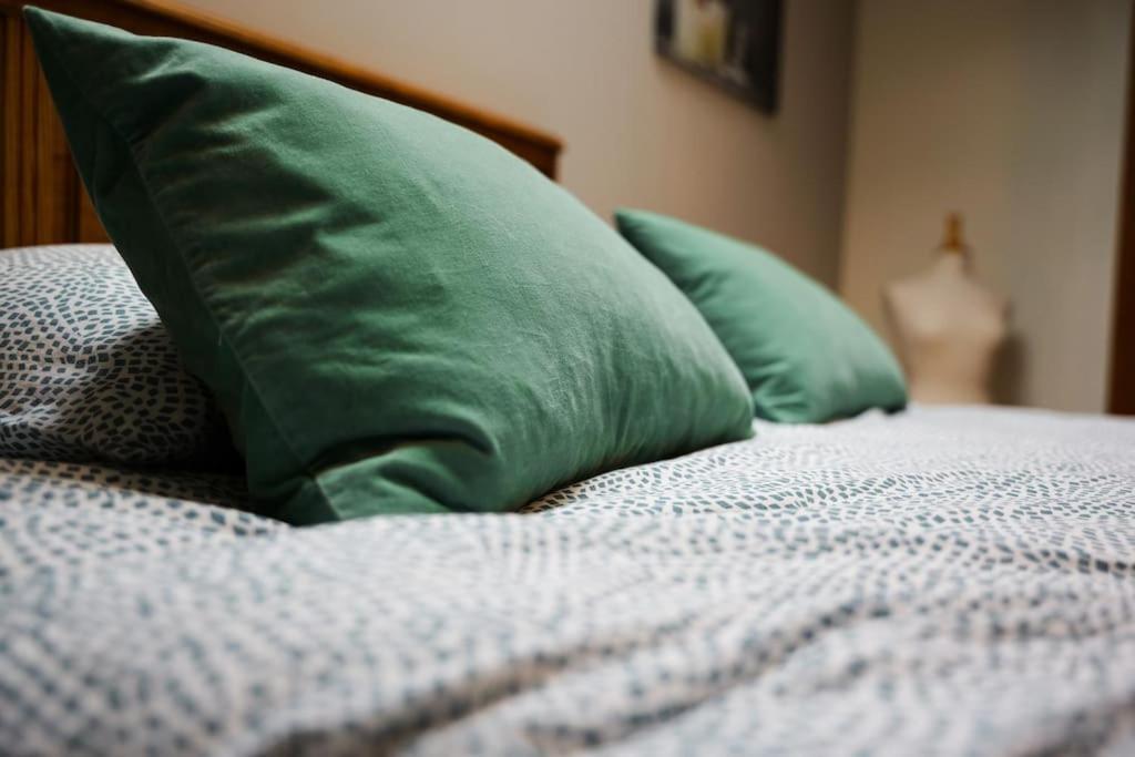 Gite La Dame Au Lit Gite A La Ferme Momignies Bagian luar foto