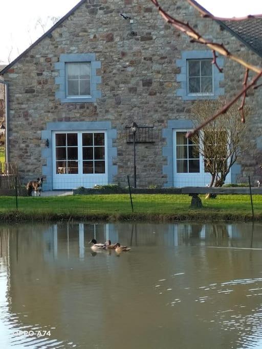 Gite La Dame Au Lit Gite A La Ferme Momignies Bagian luar foto