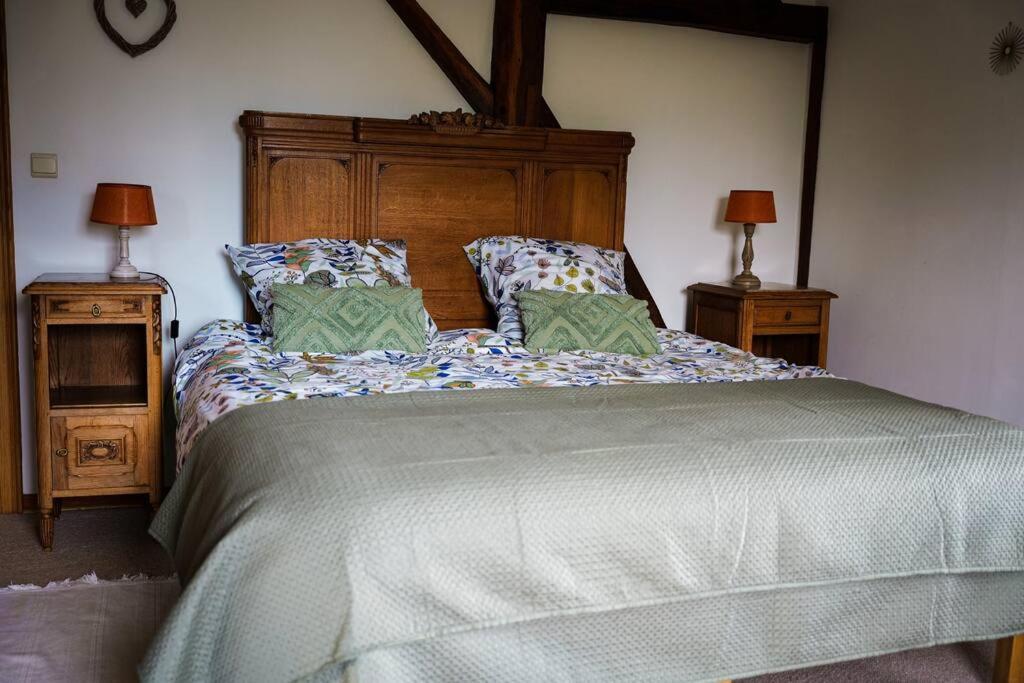 Gite La Dame Au Lit Gite A La Ferme Momignies Bagian luar foto